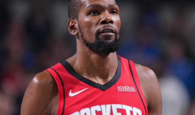 星空体育官网下载入口-NBA今日里程碑！麦康纳3000助攻，3人创生涯新高，杜兰特超越老詹