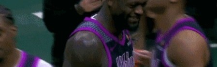 星空体育官网下载入口-强制打断！兰德尔持球刚起步突破森林狼叫停 兰德尔自己也乐了