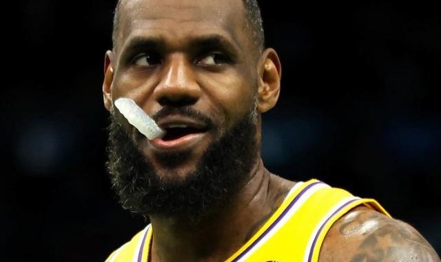 星空体育官网下载入口-湖人更新伤情报告：詹姆斯能出战勇士，东契奇、里夫斯仍缺阵