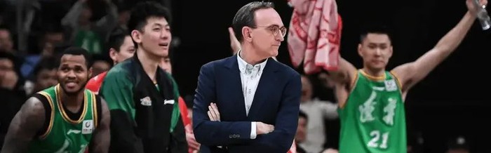 胜深圳发布会！乌戈认可防守但不满失误，莫兰德强调磨合问题！|深圳男篮|张陈治锋|王岚嵚|付豪|辽宁男篮_新浪体育_新浪新闻